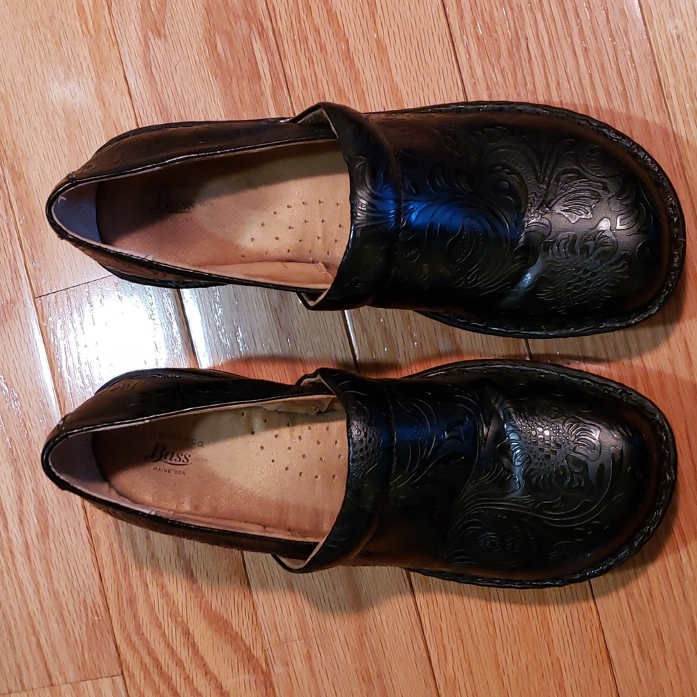 Bass Sheena slip on clog size 8.5